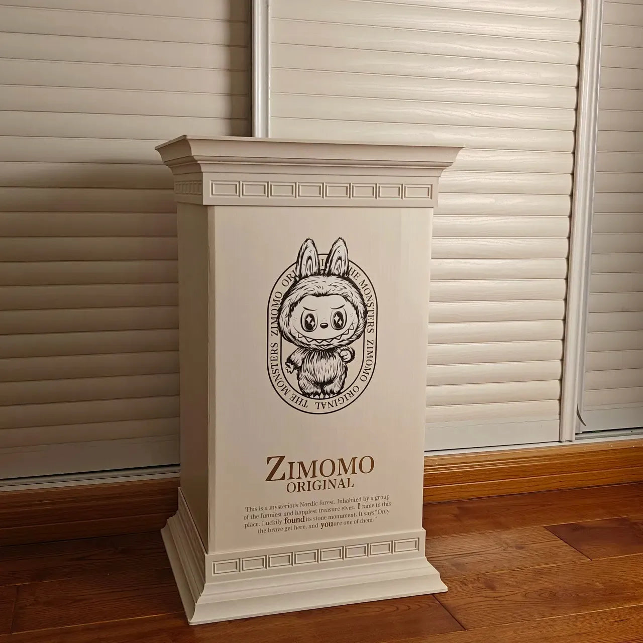 Roman Column Base, Perfect for Displaying Hanging Card Dolls