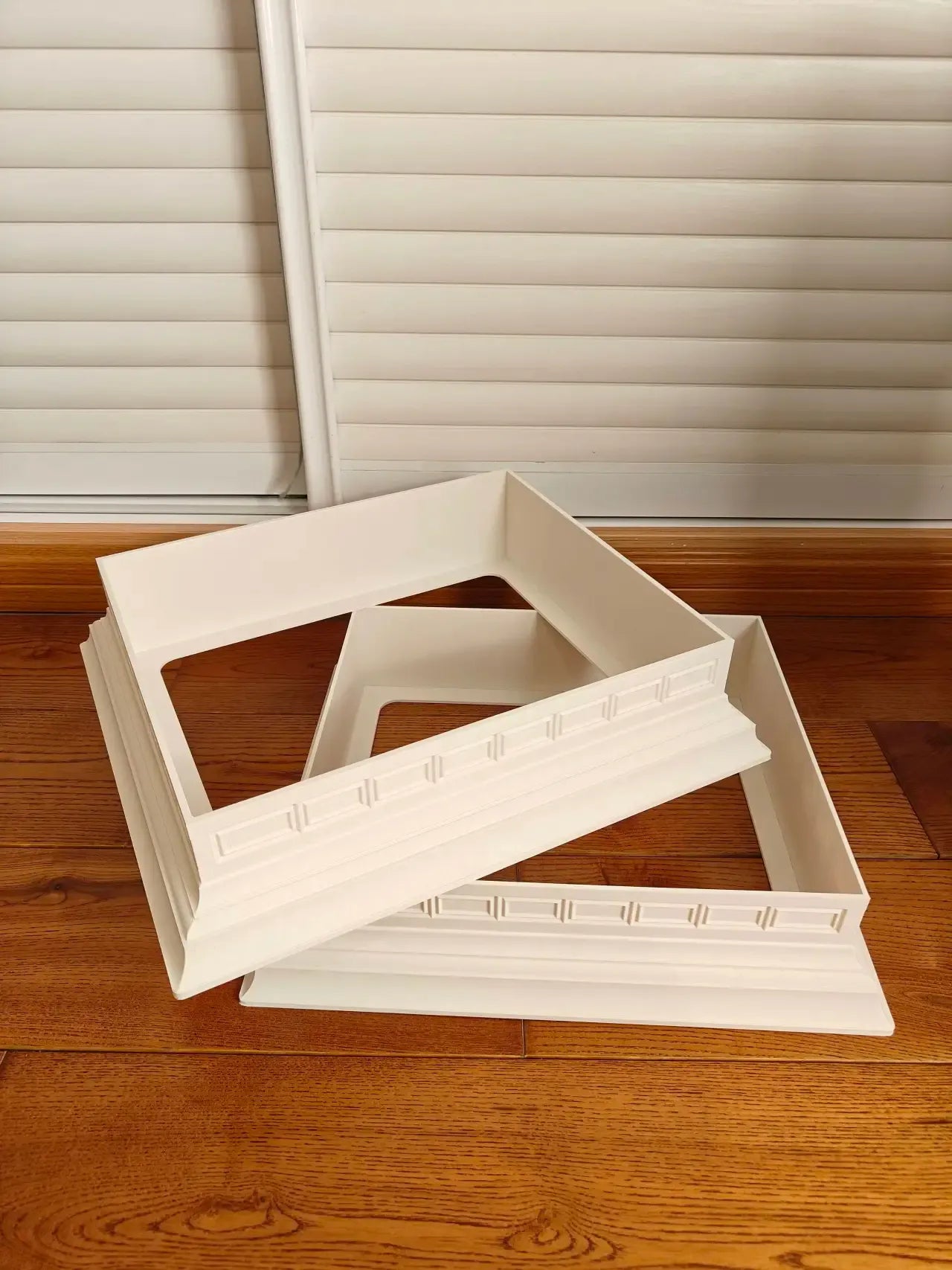 Roman Column Base, Perfect for Displaying Hanging Card Dolls